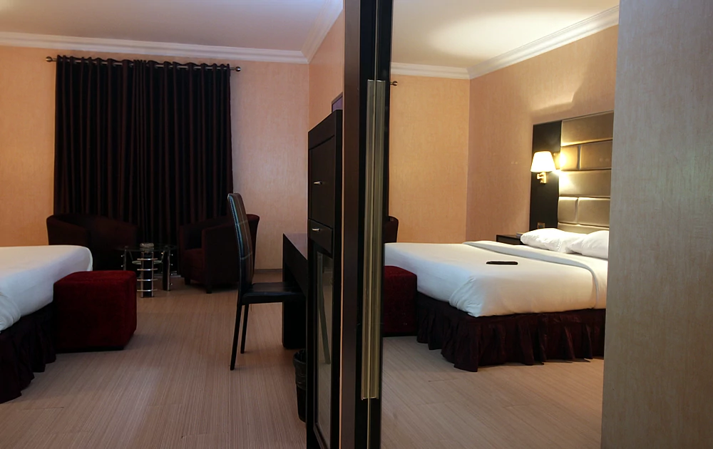 silver plus room